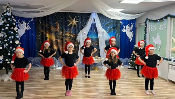 LOVE DANCING ŻYCZY WESOŁYCH ŚWIĄT